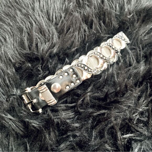 Black Leather & Silver Tone Chainlink Belt Size Large - Picture 3 of 12